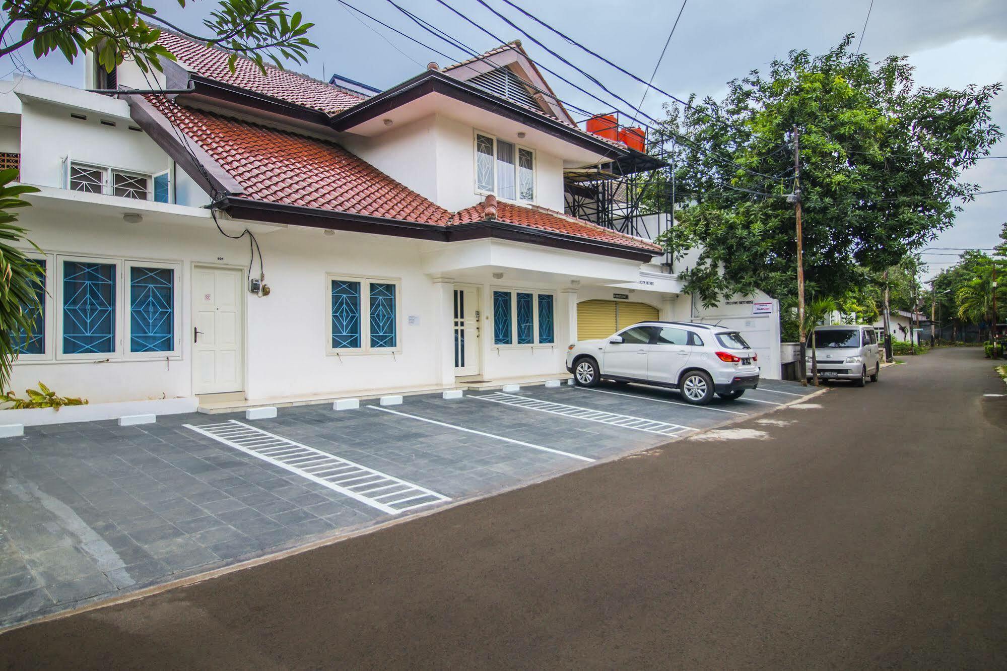 Reddoorz Plus @ Tendean จาการ์ตา ภายนอก รูปภาพ